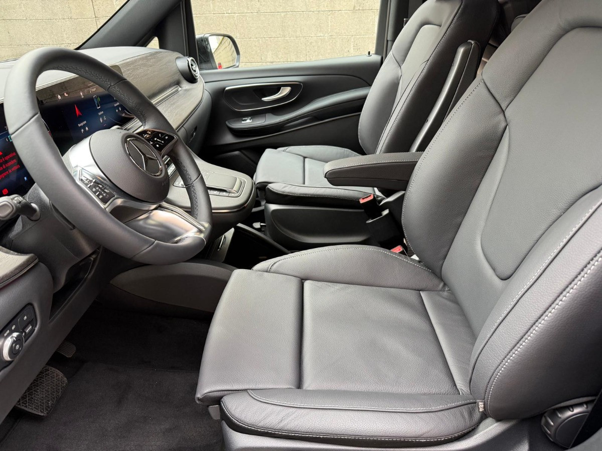 Mercedes-Benz V Class 2025 - Photo 4