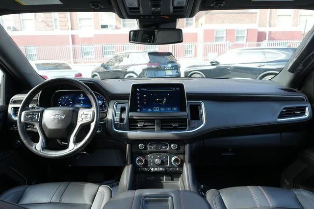 Chevrolet  Suburban 2023 - Photo 3