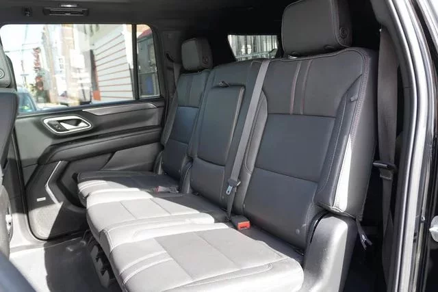 Chevrolet  Suburban 2023 - Photo 4