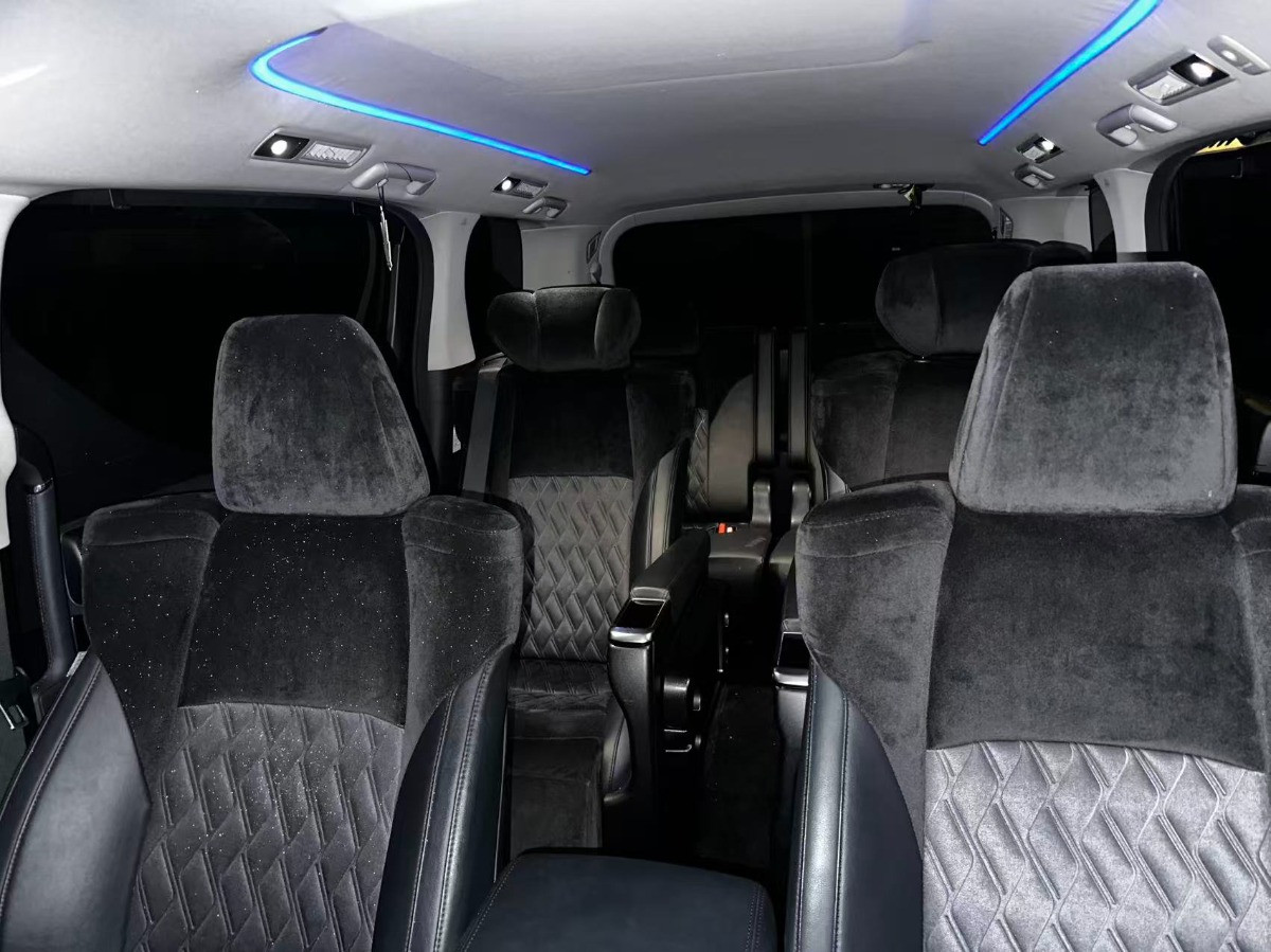 Toyota Alphard 2025 - Photo 3