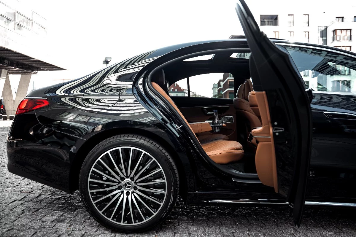 Mercedes-Benz E-class 2025 - Photo 3