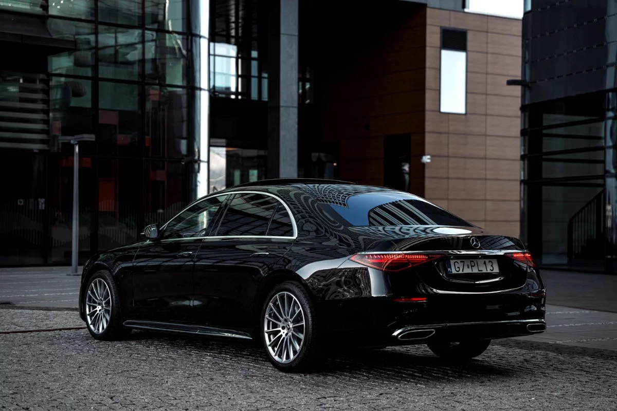 Mercedes-Benz S Class L 2023 - Photo 2