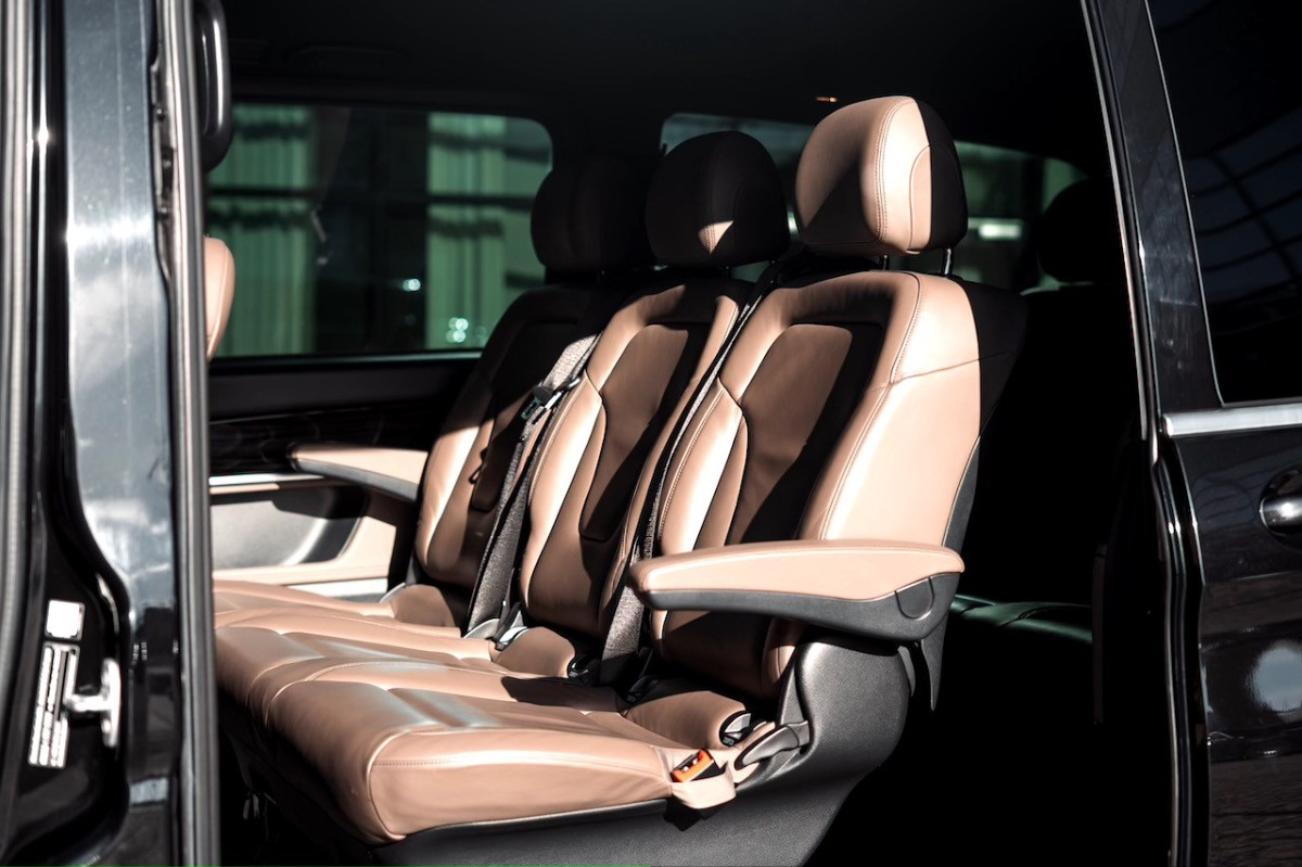 Mercedes-Benz V-Class extra long 2023 - Photo 3