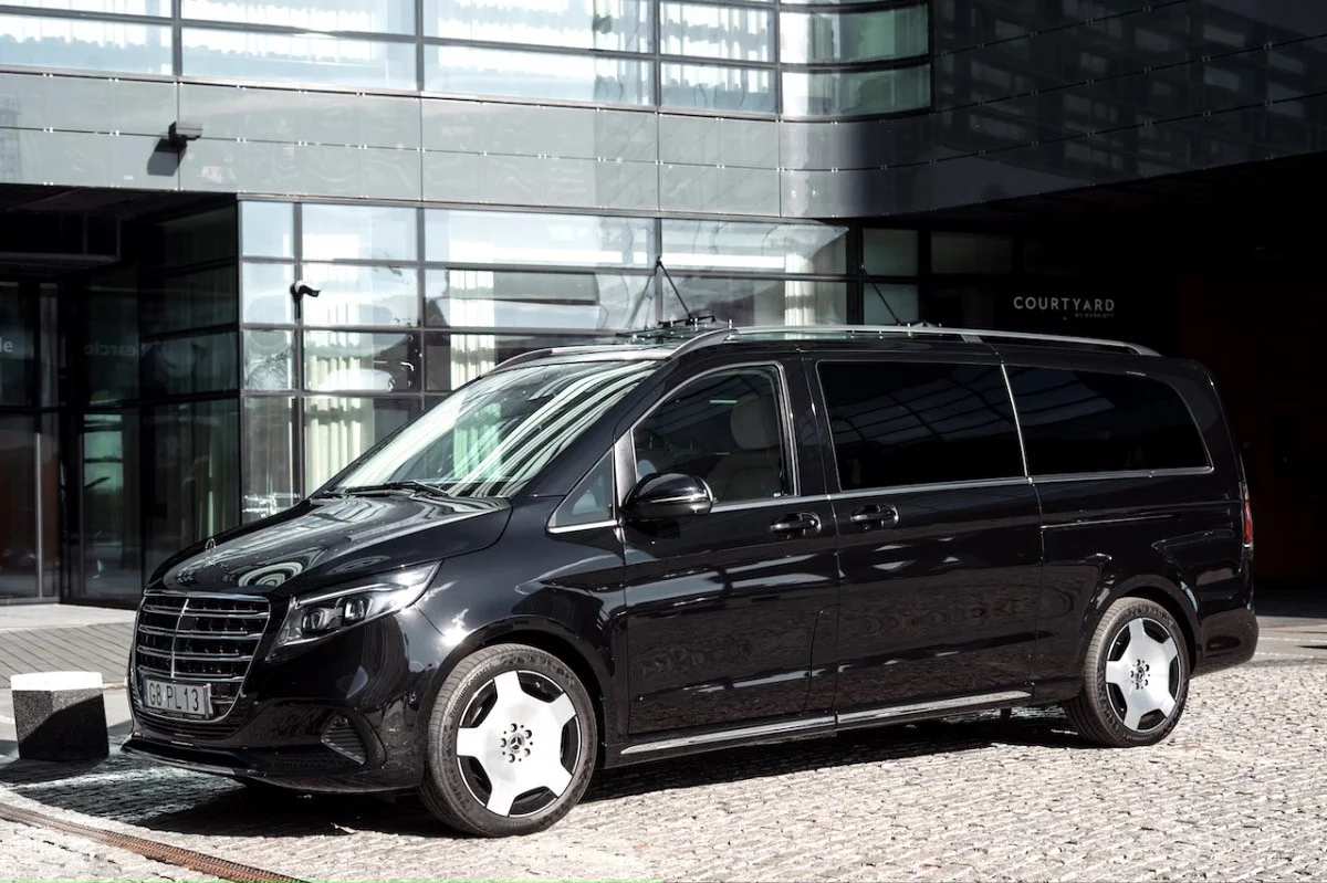Mercedes-Benz V Class Luxury 2025