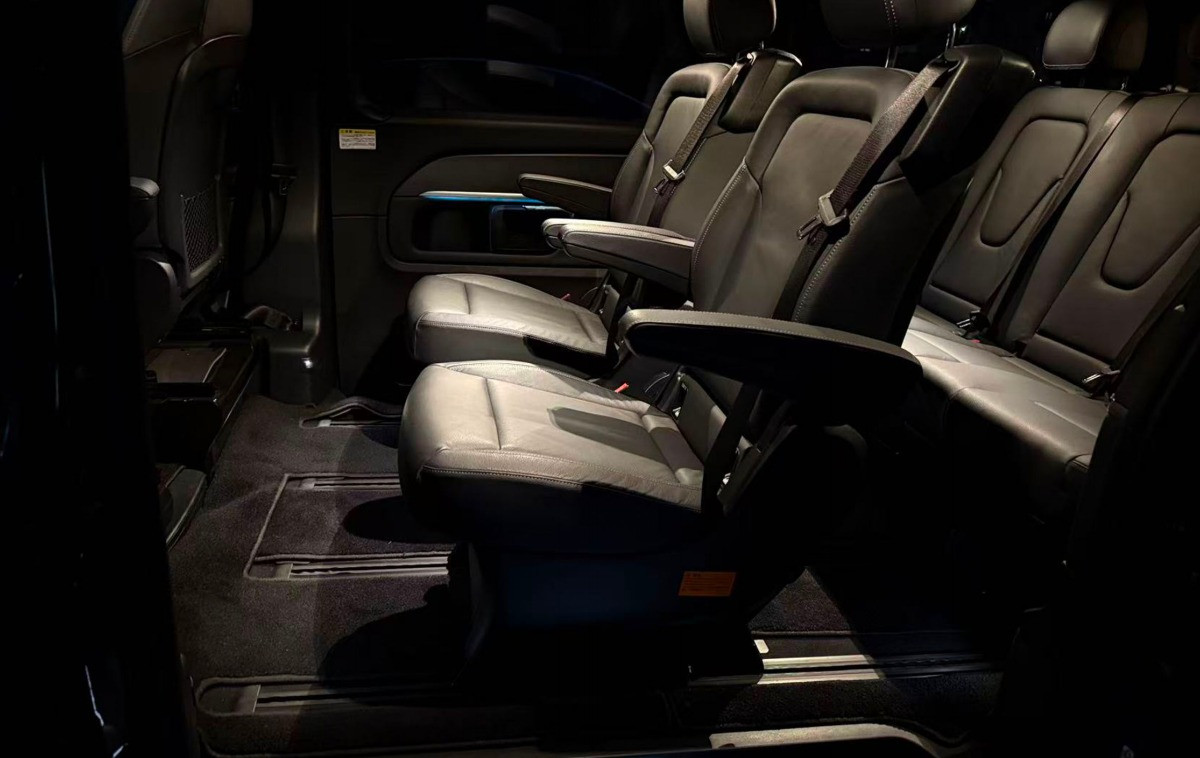 Mercedes-Benz V Class - V220 2024 - Photo 3