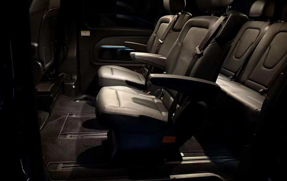 Mercedes-Benz V Class - V220 2024 - Photo 3