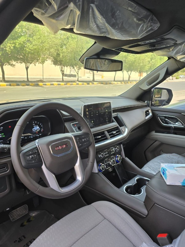 GMC Yukon 2024 - Photo 2