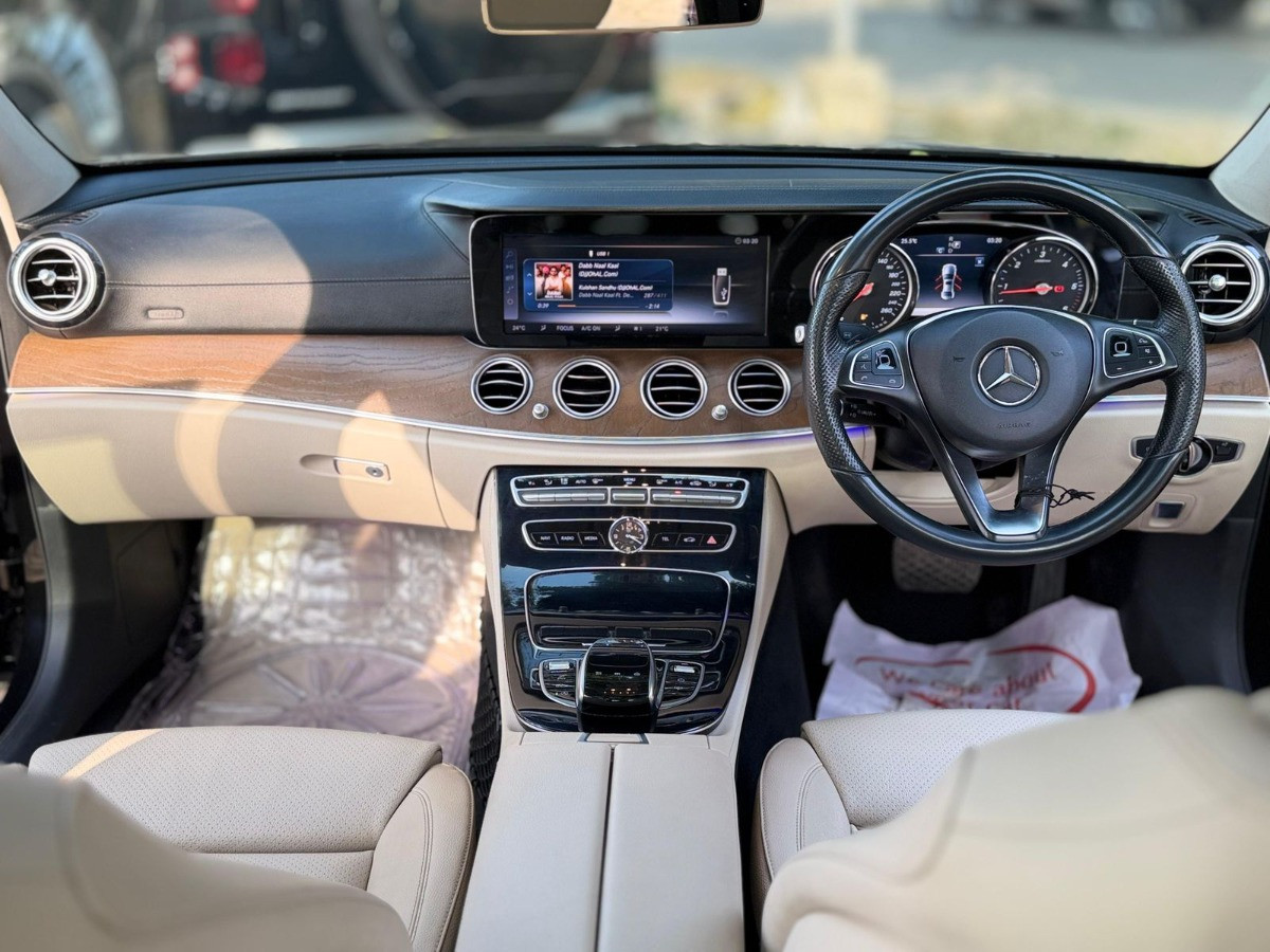 Mercedes-Benz Class E 2024 - Photo 3