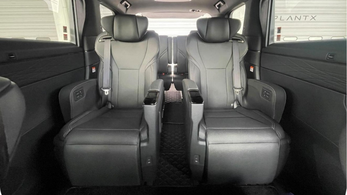 Toyota Alphard 2024 - Photo 2