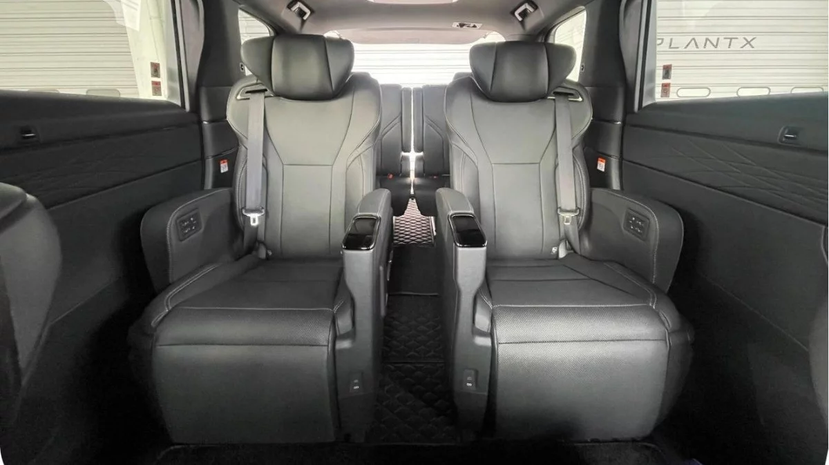 Toyota Alphard 2024 - Photo 2