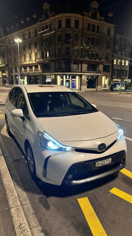 Toyota Prius plus 2019