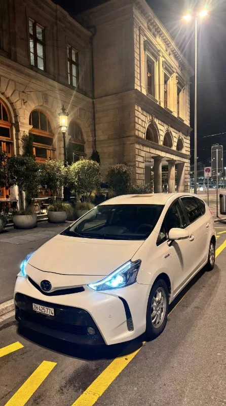 Toyota Prius plus 2019 - Photo 2