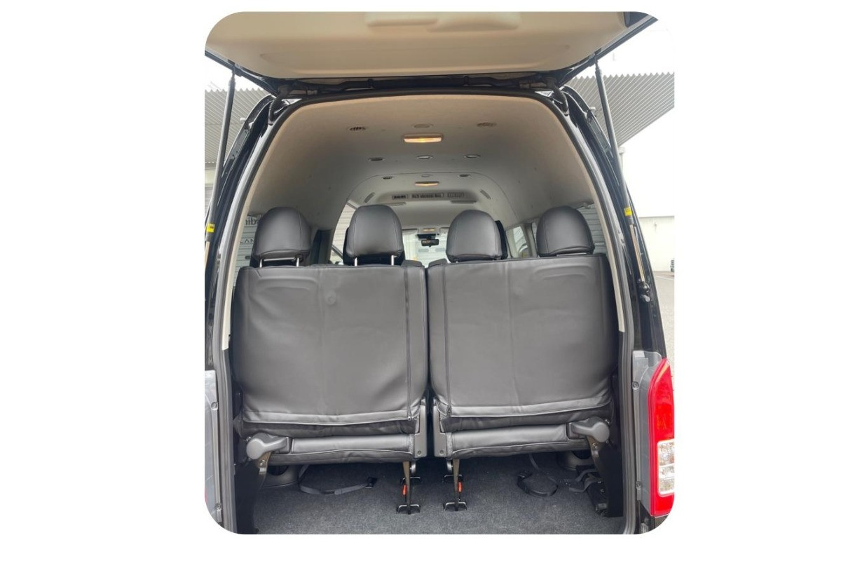 Toyota Hiace Highroof 2024 - Photo 2