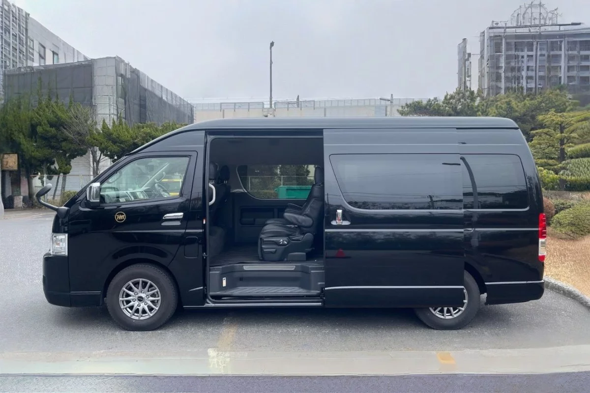 Toyota Hiace Highroof 2024 - Photo 2