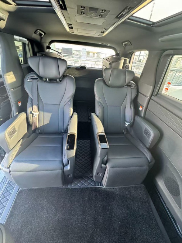 Toyota Alphard 2025 - Photo 4