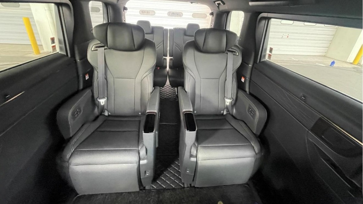 Toyota Alphard 2024 - Photo 3