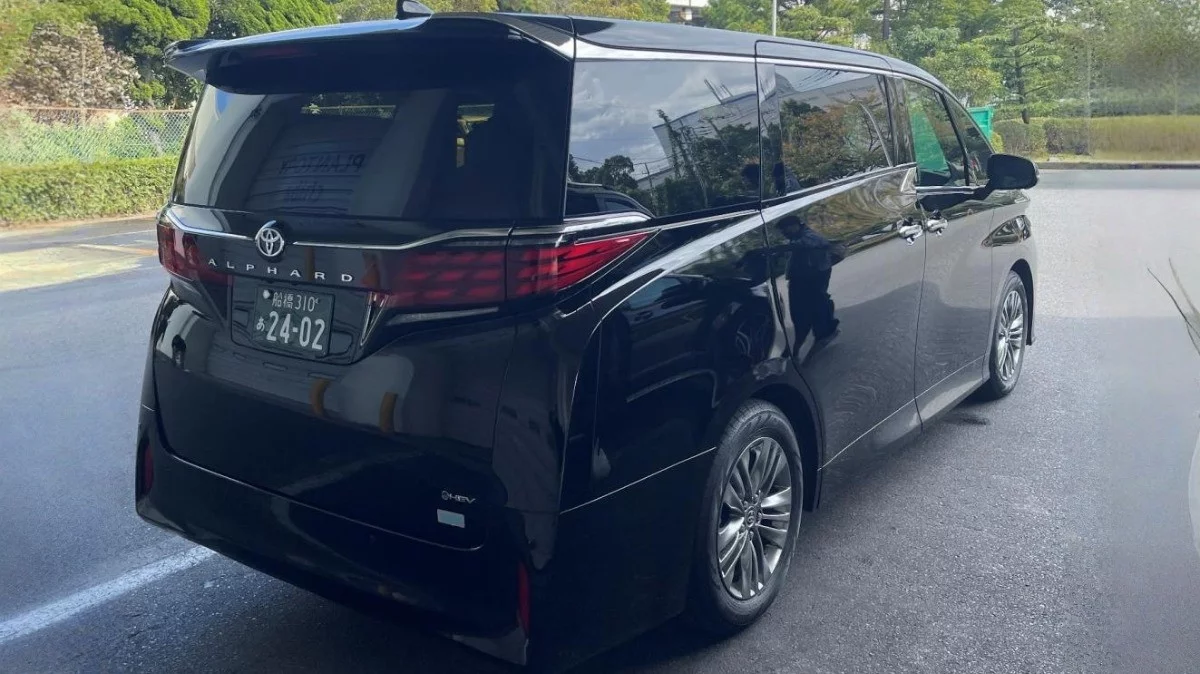 Toyota Alphard 2024 - Photo 4