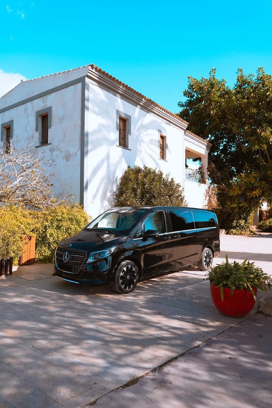 Mercedes-Benz v 2026