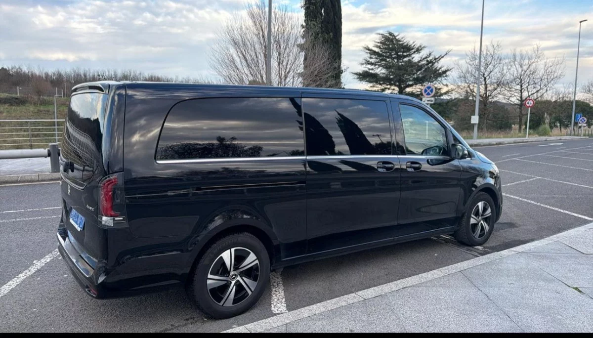 Mercedes-Benz Classe V 2024 - Photo 2