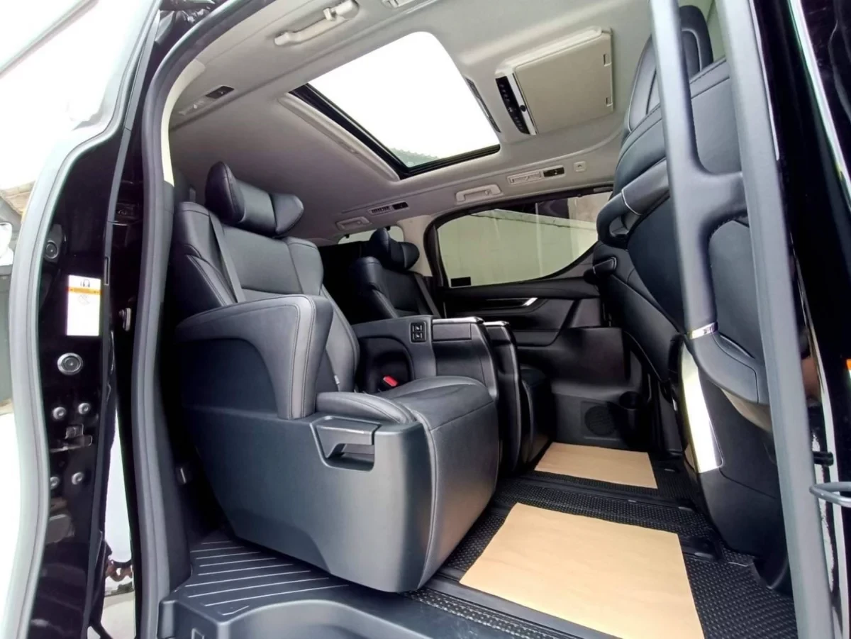 Toyota Alphard 2025 - Photo 2
