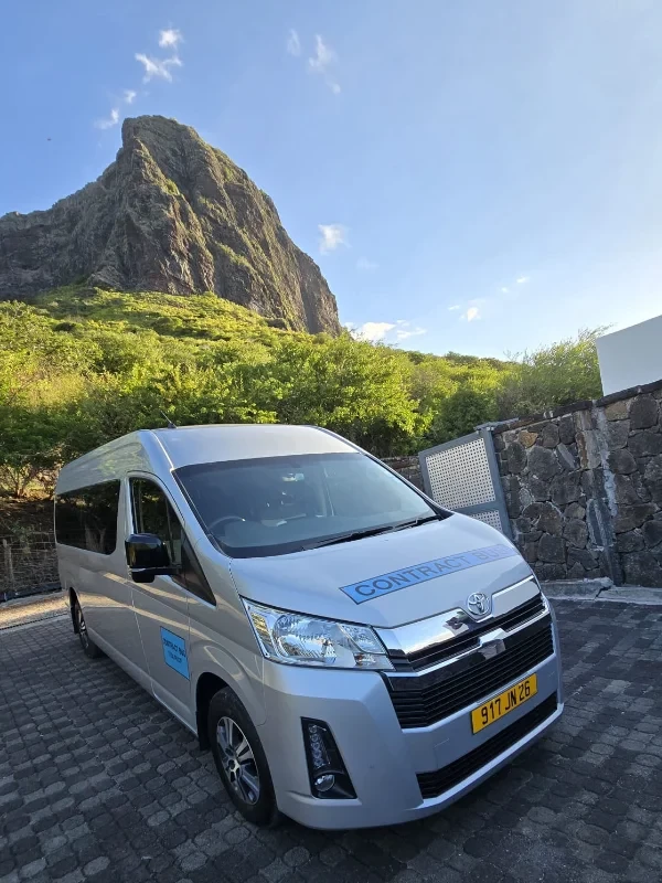 Toyota GL-ACE COMMUTER 2026