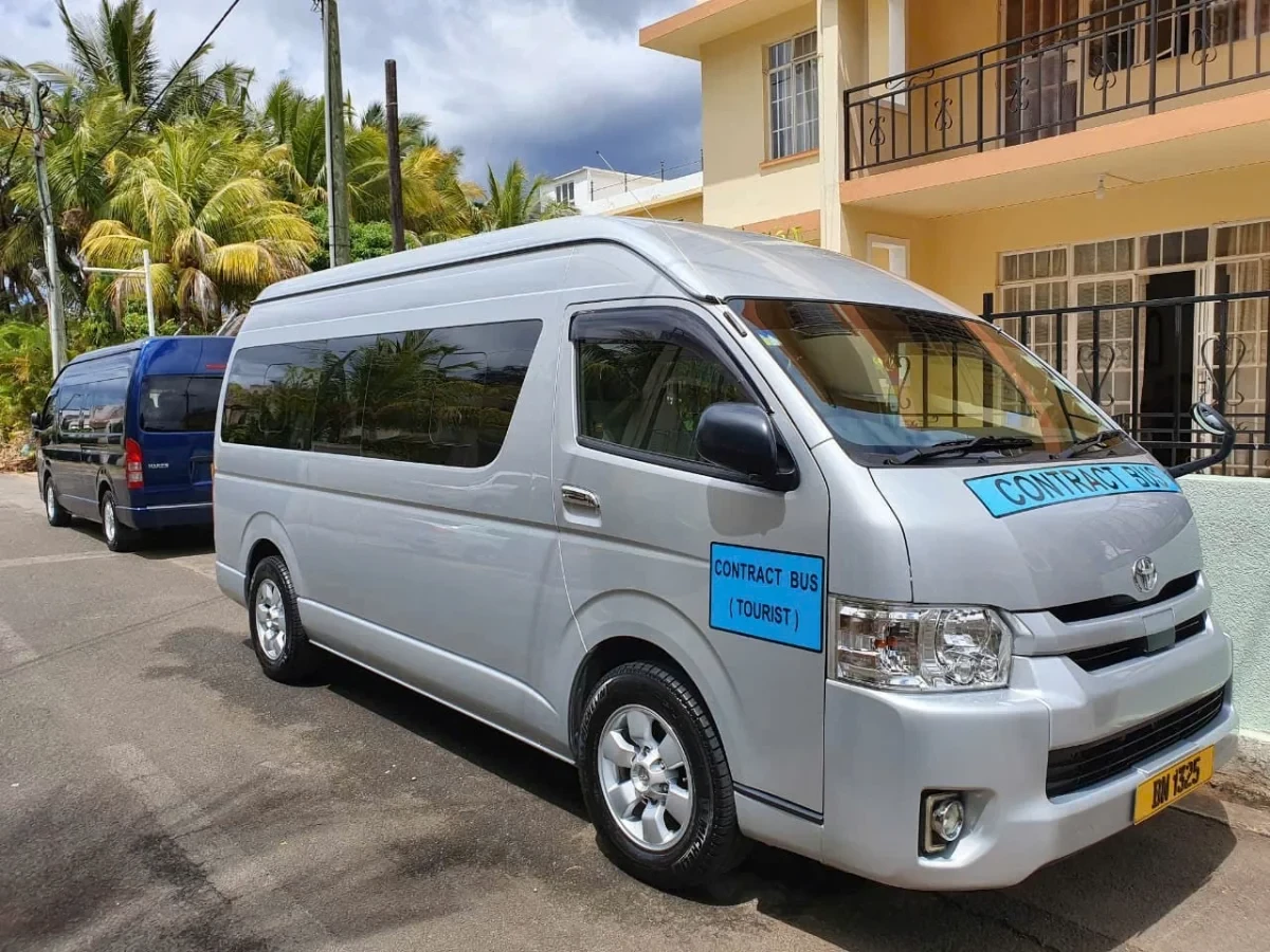 Toyota Hyace 2024 - Photo 2